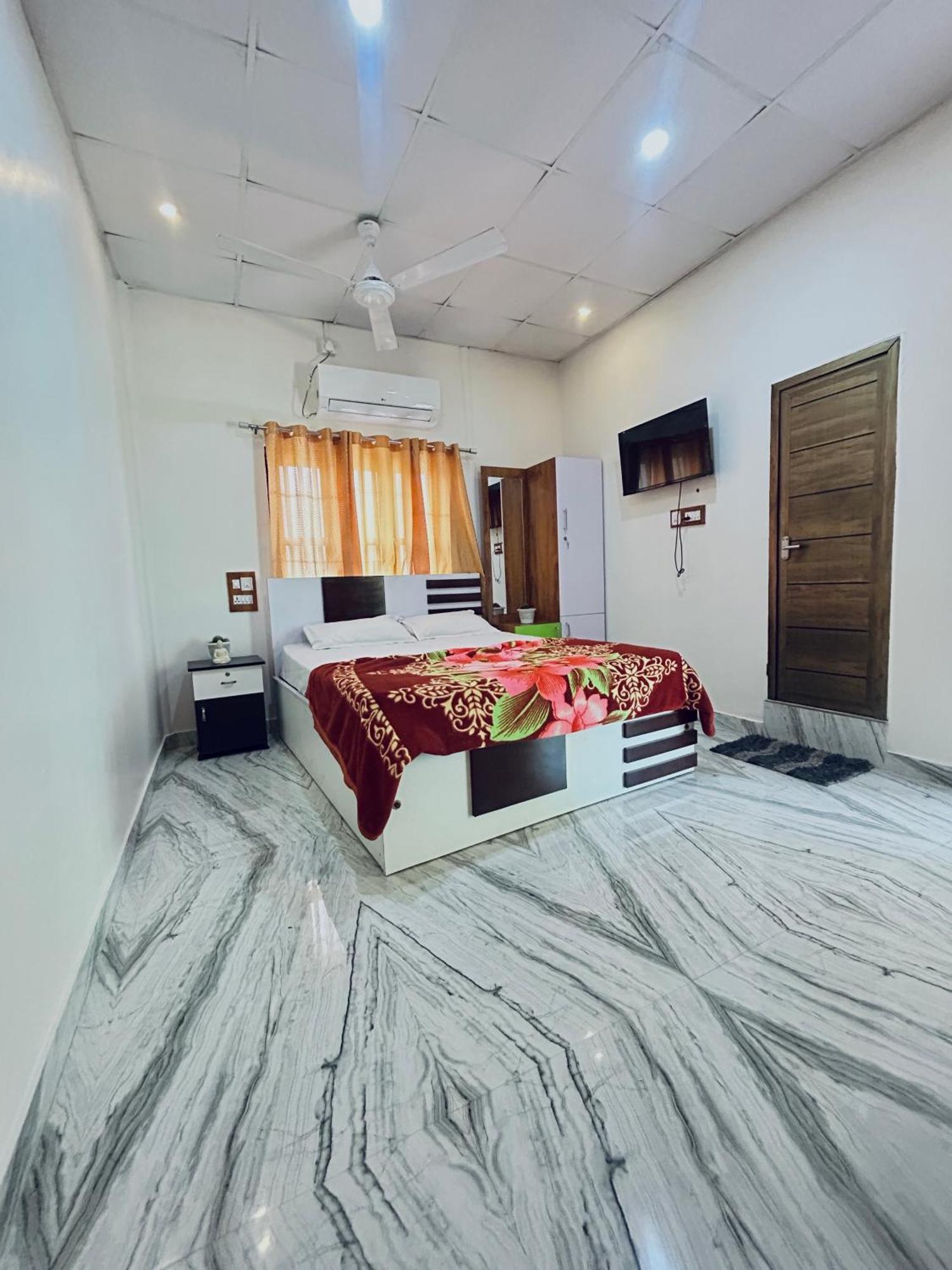 Vrindavan Homestay Mundrothuruth Buitenkant foto